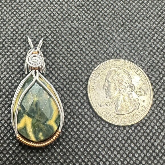 Green/Yellow Jasper Silver and Copper Wrapped Wire Pendant - Picture 4 of 12
